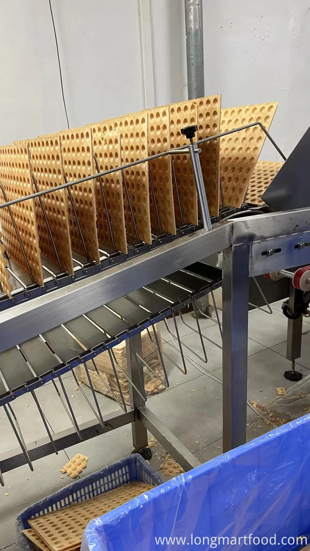 Crunchy Wafer Ball Milk Chocolate with Peanut/Crispy Rice/Cookie Packed in Heart Box